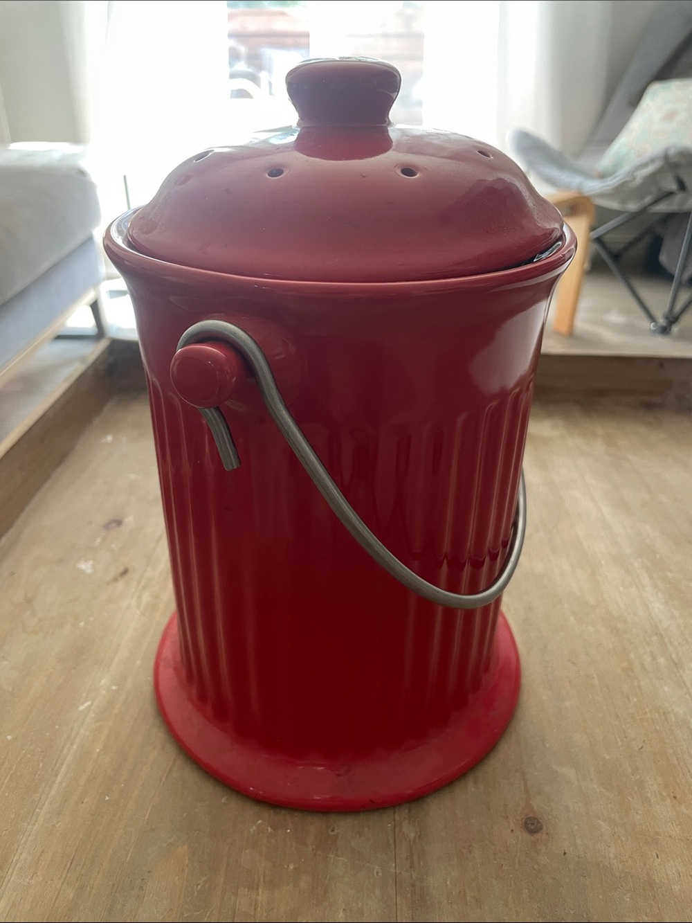 Countertop Red Ceramic Compost Bin with Ventilated Lid and Handle clean no chips